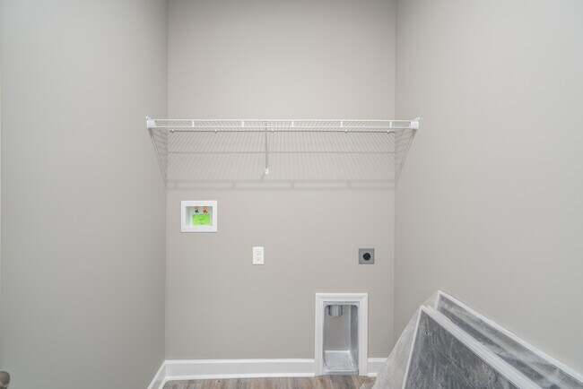 Building Photo - 2679 Cedrus Ave