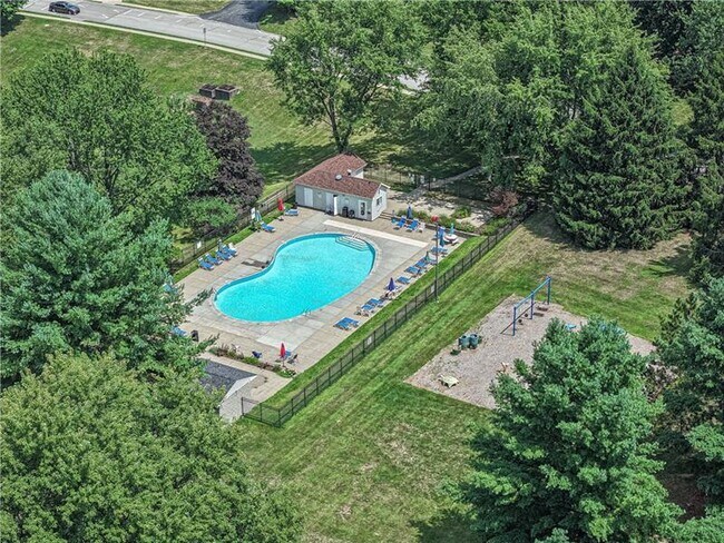 Building Photo - 222 Castle Creek Dr