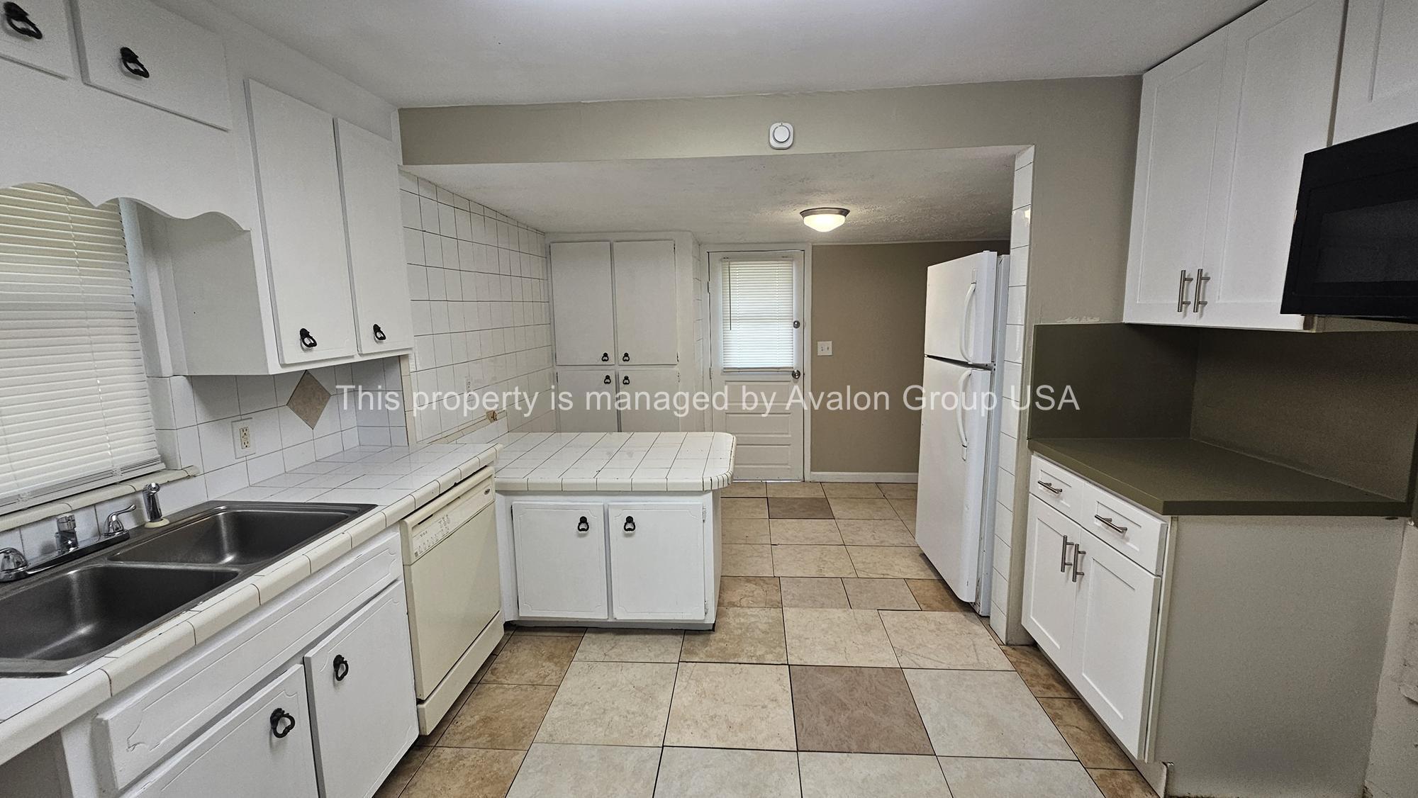 Building Photo - 873 Melson Ave