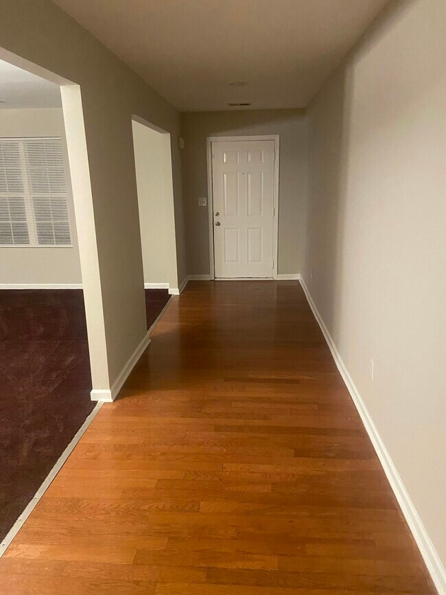 Building Photo - 7092 Walton Hl