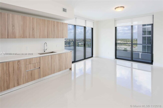 Building Photo - 2960 NE 207th St