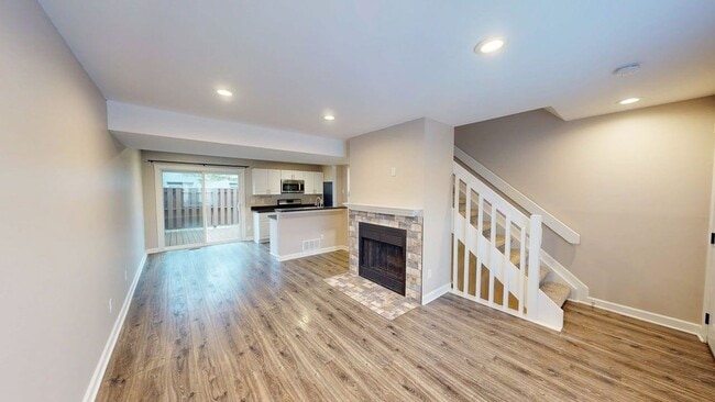 Building Photo - 5078 Stoneybrook Blvd