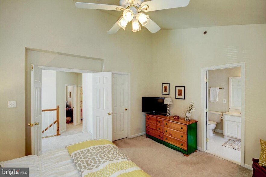 Building Photo - 401 Ashford Ln