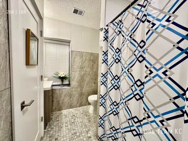 Building Photo - 3214 Harrison St