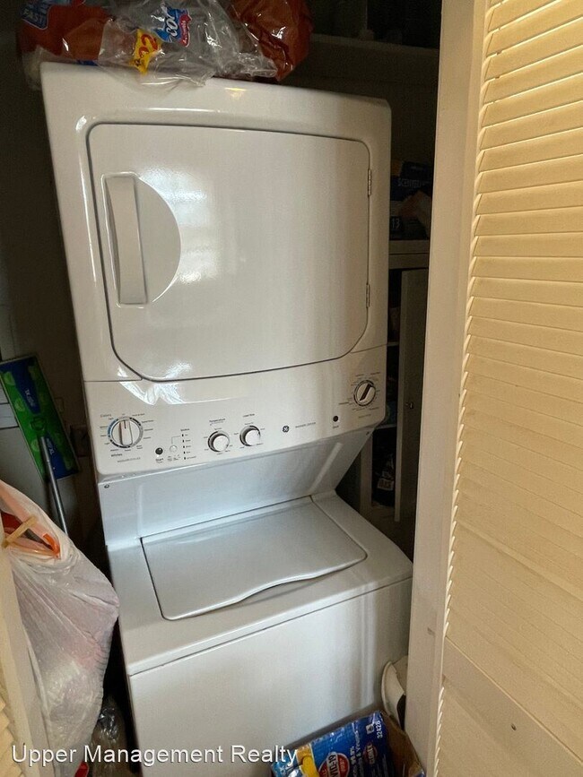 Building Photo - 3 br, 2 bath  - 7716 Maple 7718 Maple St