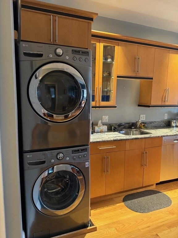 Building Photo - 880 E Broadway