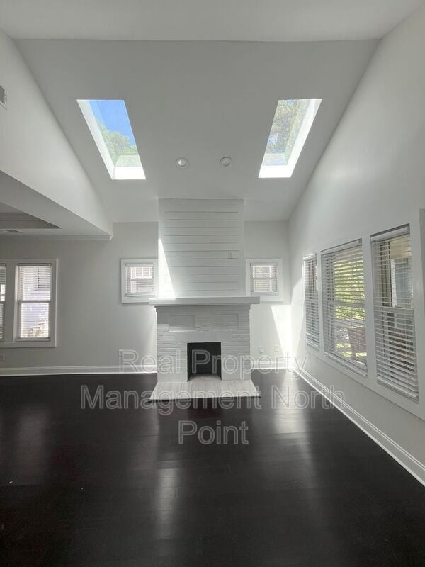 Building Photo - 954 Byron Dr SW