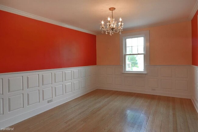 Building Photo - 2 br, 1 bath House - 8 Main St