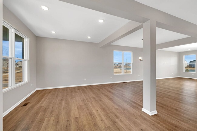 Building Photo - 733 Juniper St