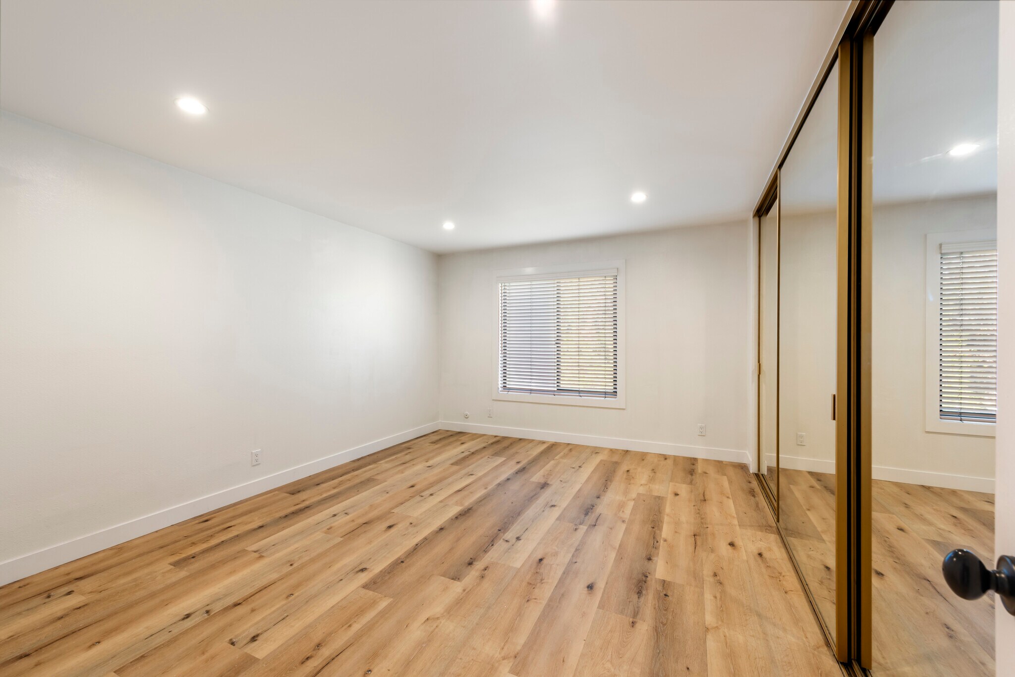 Building Photo - 4524 Tujunga Ave