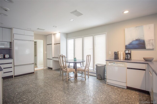 Building Photo - 9 Kensington St