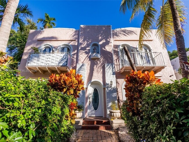 Building Photo - 143 NE 43rd St