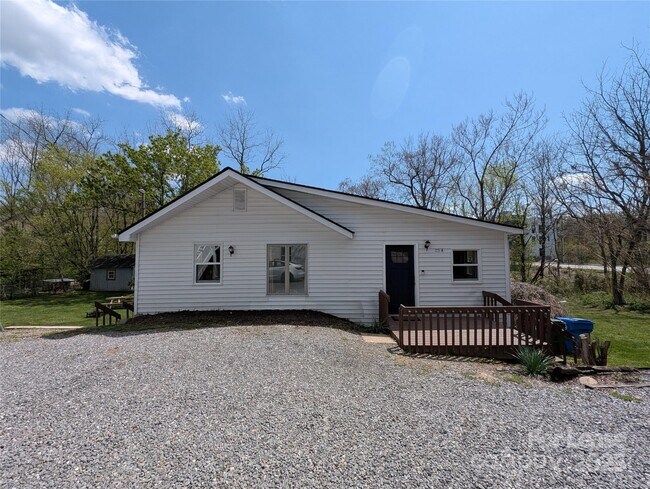 Primary Photo - 25.5 Woodrow Ave