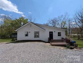 Building Photo - 25.5 Woodrow Ave