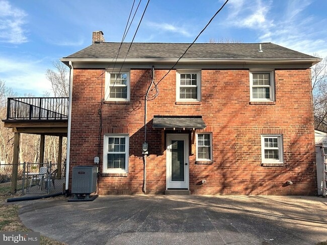 Building Photo - 428 Park Terrace