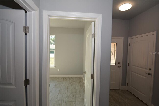 Building Photo - 25 Rosepetal Ln