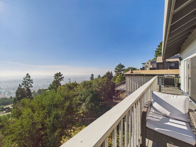 Building Photo - 3325 Brunell Dr