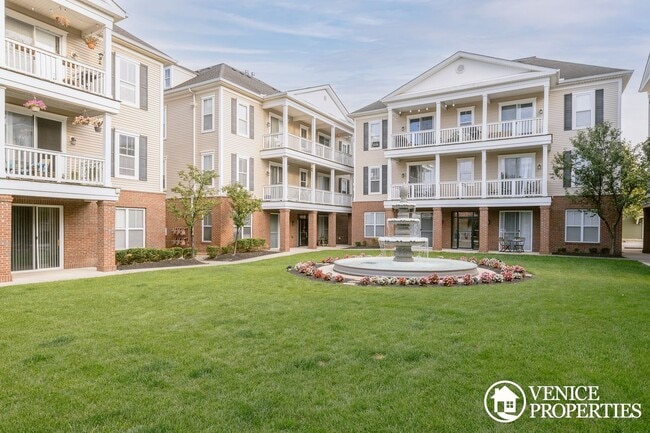 Building Photo - Two Bedroom with Garage near Grandview