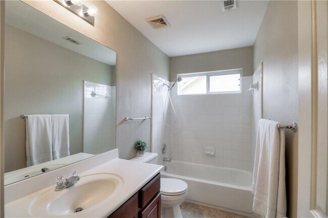 Building Photo - 14512 Broadwinged Hawk Dr