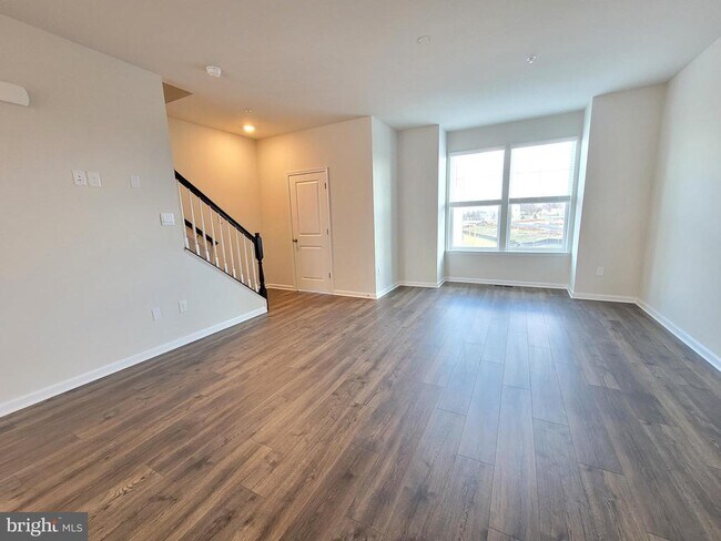 Building Photo - 754 Union St