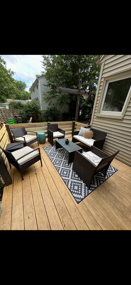 Building Photo - Storybook Bungalow with Beautiful Grounds