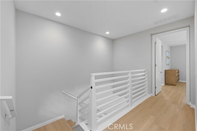 Building Photo - 136 Modjeska
