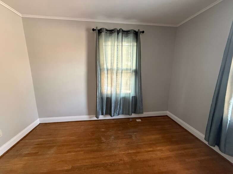 Building Photo - 40 W Tompkins St