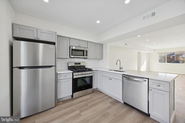 Building Photo - 507 Bradley Ct