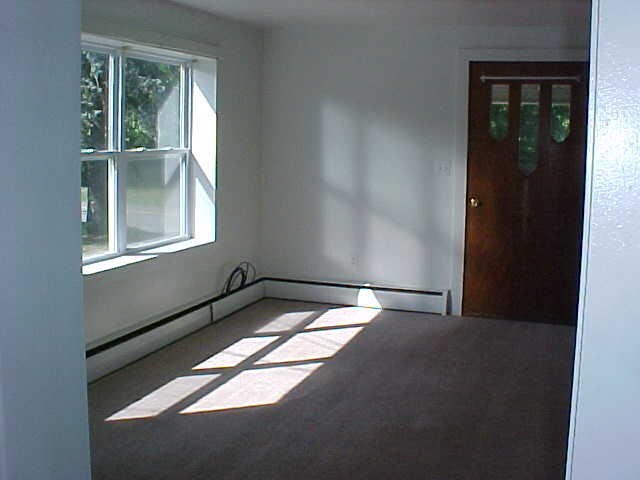 Building Photo - 259 Mann Hill Rd
