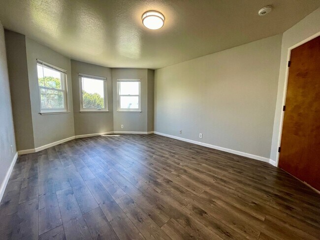 Building Photo - 538-540-540 36th Ave
