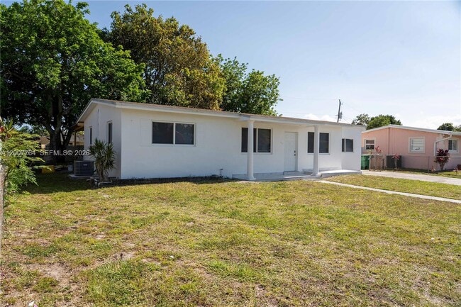 Building Photo - 4000 NW 195th St