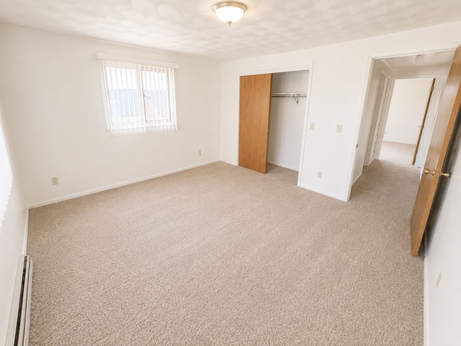 Building Photo - 418 Lola Ln