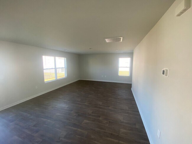 Building Photo - 407 Sea Breeze Dr