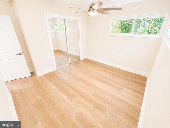 Building Photo - 425 Woodhill Rd