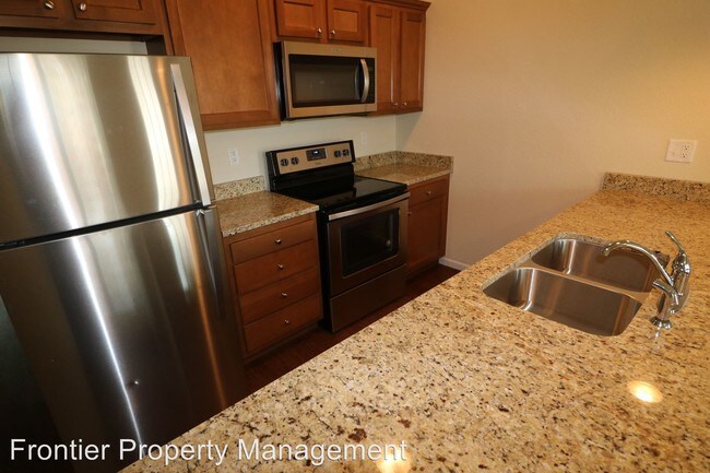 Building Photo - 1024 Fremont St