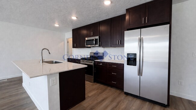 Building Photo - Stunning Home in Star!