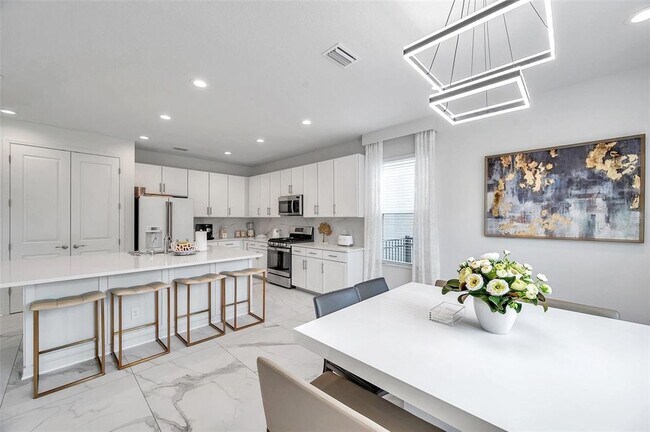 Building Photo - 32203 Mahogany Valley Dr