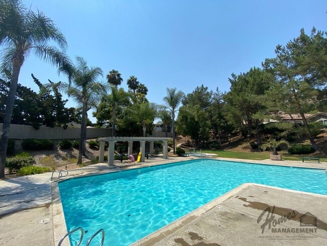 Building Photo - 2 Bed, 2 Bath Rental Home in Silverado Gat...