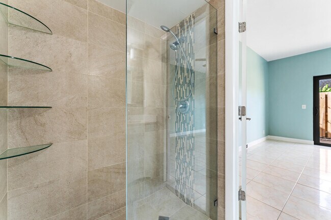 Building Photo - 301 Waterview Dr