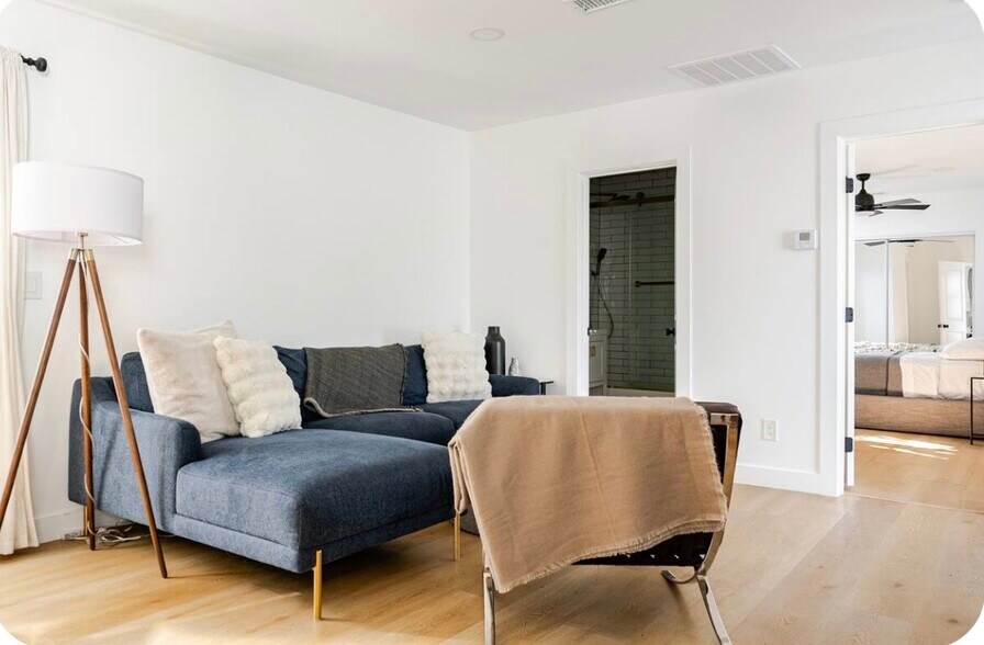 Building Photo - 12812 Greene Ave