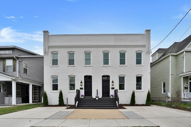 Building Photo - Where Vintage Vibes Meet Modern Mojo—Rent This Rare Historic 4BR/2BA Duplex in Norfolk’s Park Place