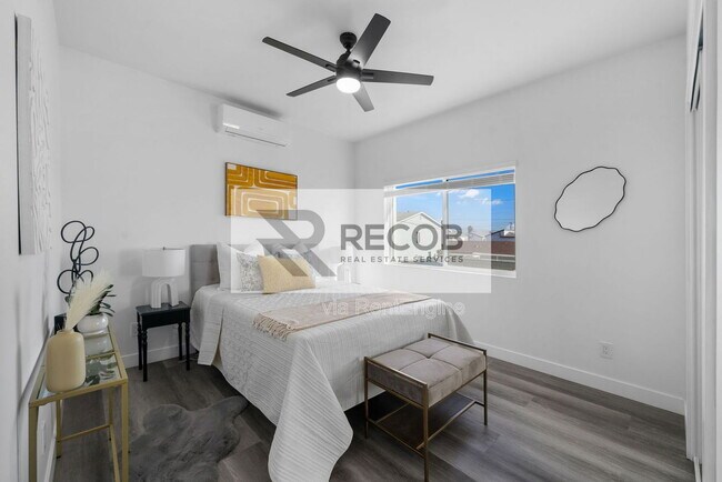 Building Photo - 1638 Elm Ave