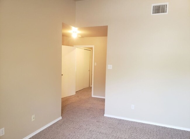 Building Photo - 7736 Rustic Park