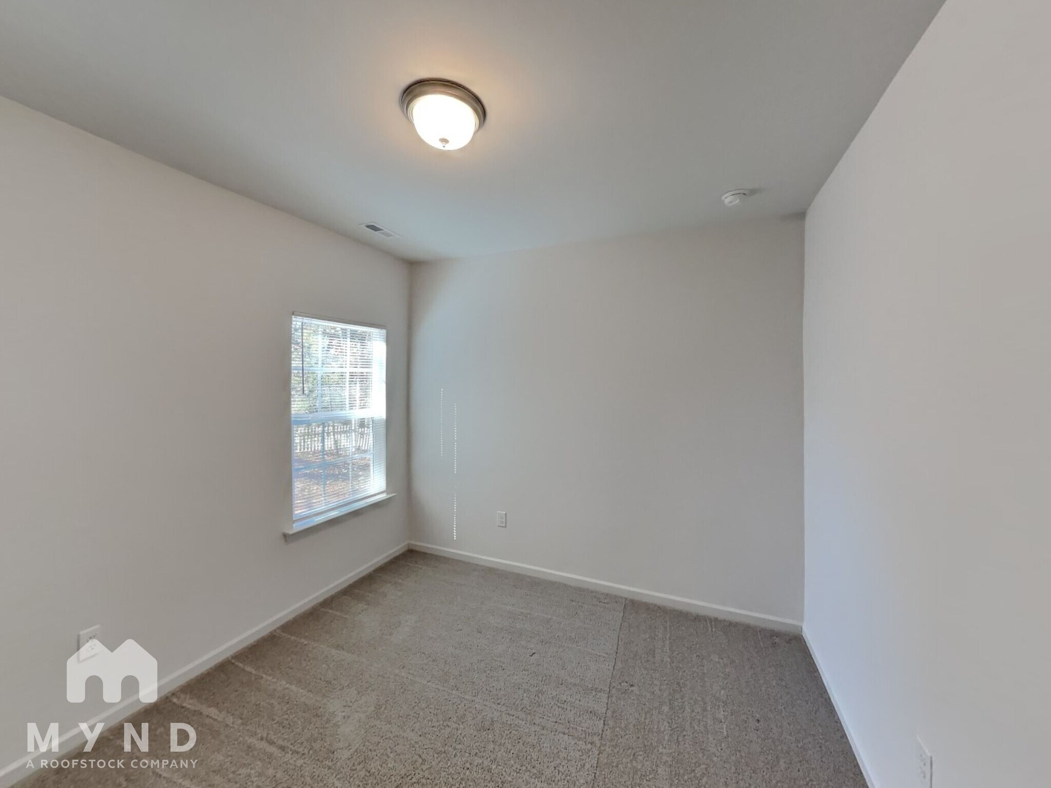 Building Photo - 203 S Skyland Dr