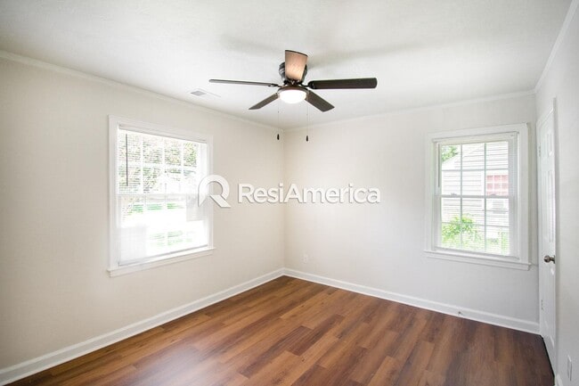 Building Photo - Newly Renovated 4 Bedroom home in Grahamwood!