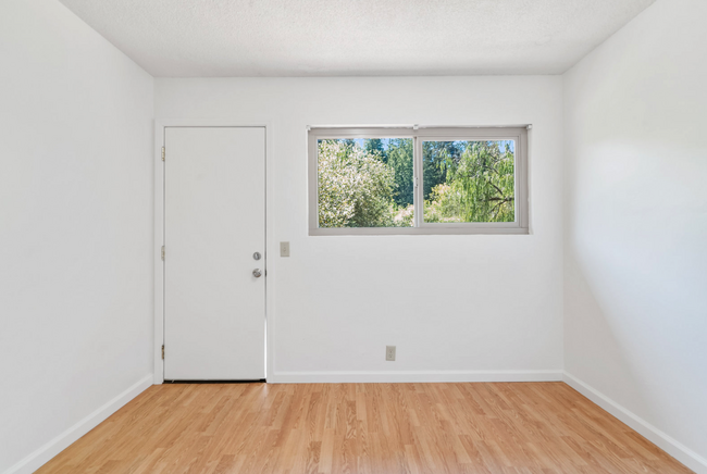 Bedroom - 301 Canham Rd