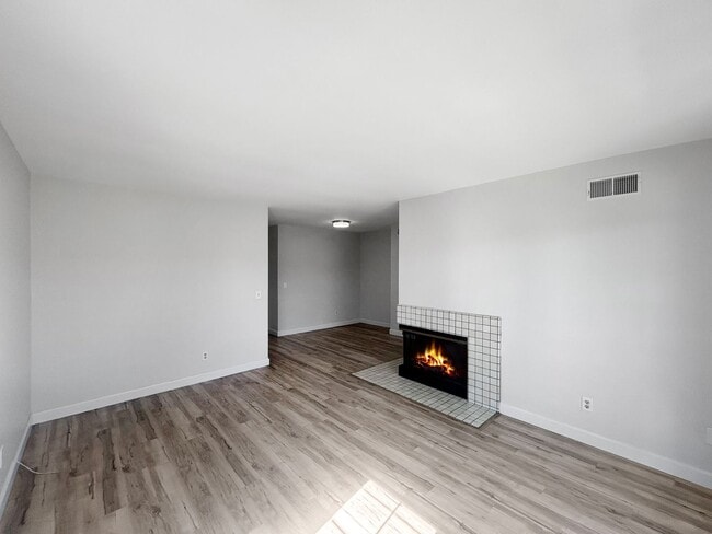 Building Photo - Stunning 2BD/1BA W/ In-Unit laundry, AC, and Reserved Parking in North Park!