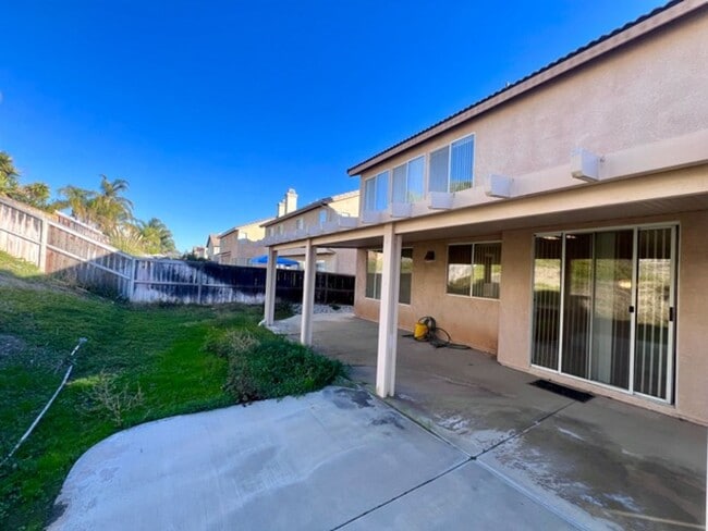Building Photo - Large 4 bedroom Murrieta home with a loft ...