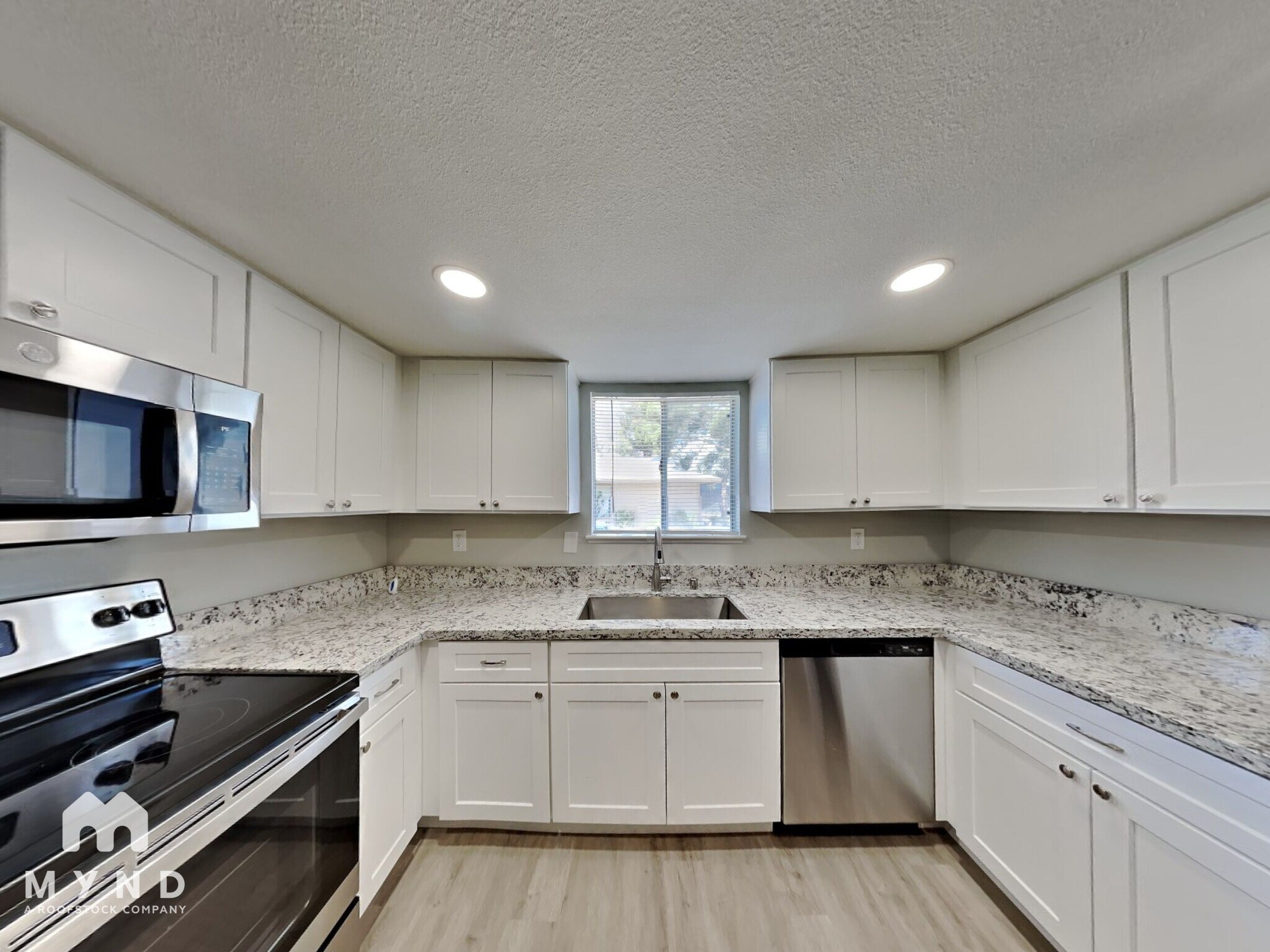 Building Photo - 5817 W Robin Ln