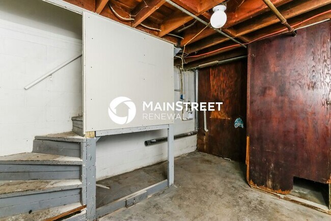 Building Photo - 2 Bedroom Pet-Friendly Home in Indianapoli...